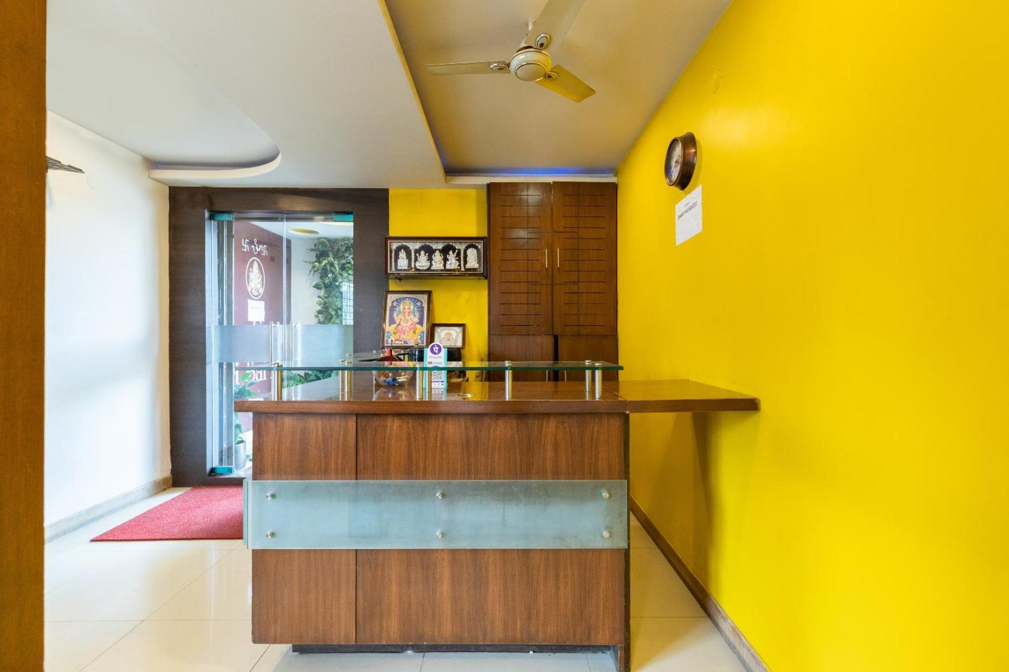 71863 The Red Velvet Opposite Novel Office Marathahalli Bridge. Бангалор Экстерьер фото